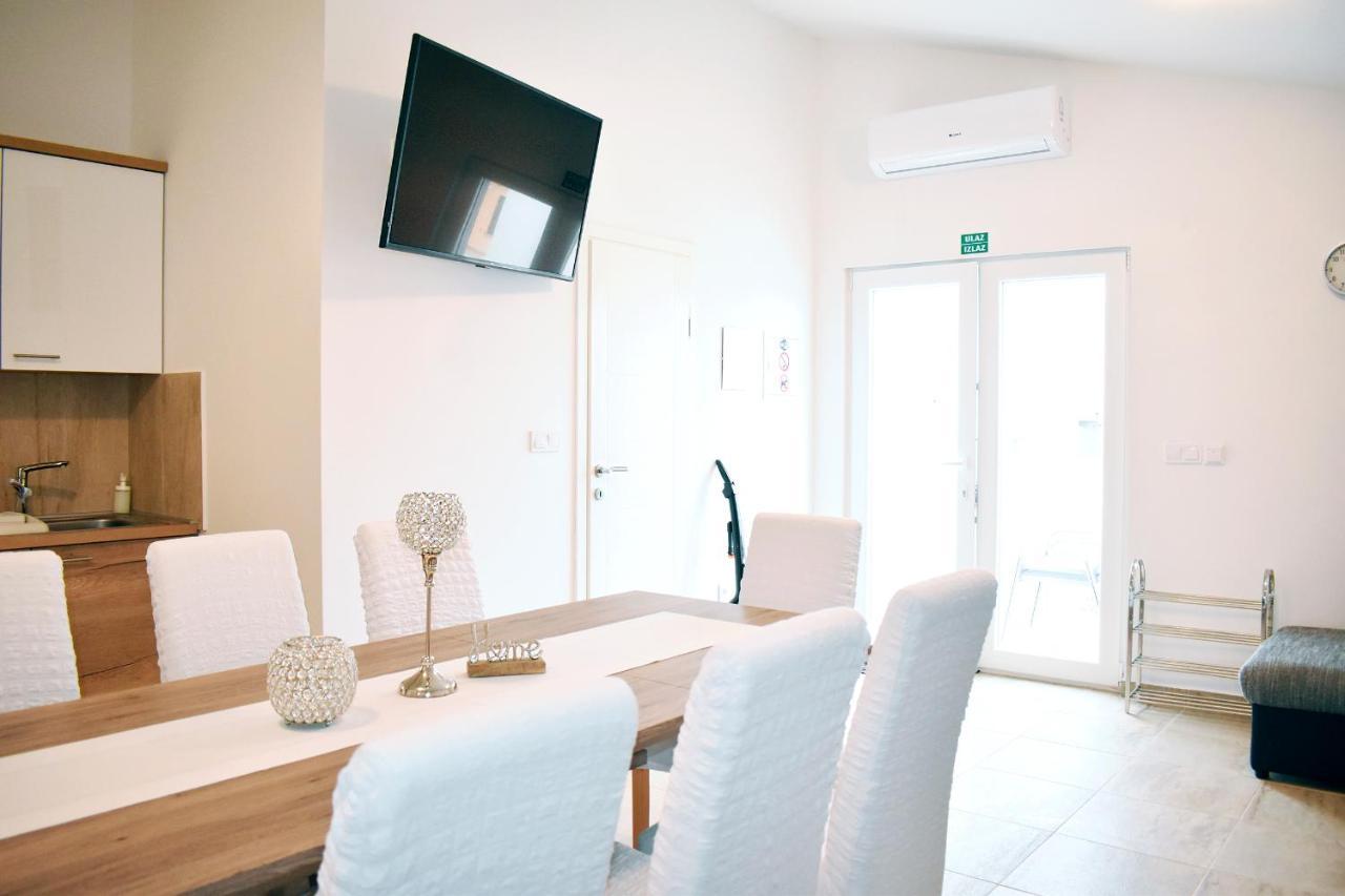 Apartmani Lovrencic 브르시 외부 사진