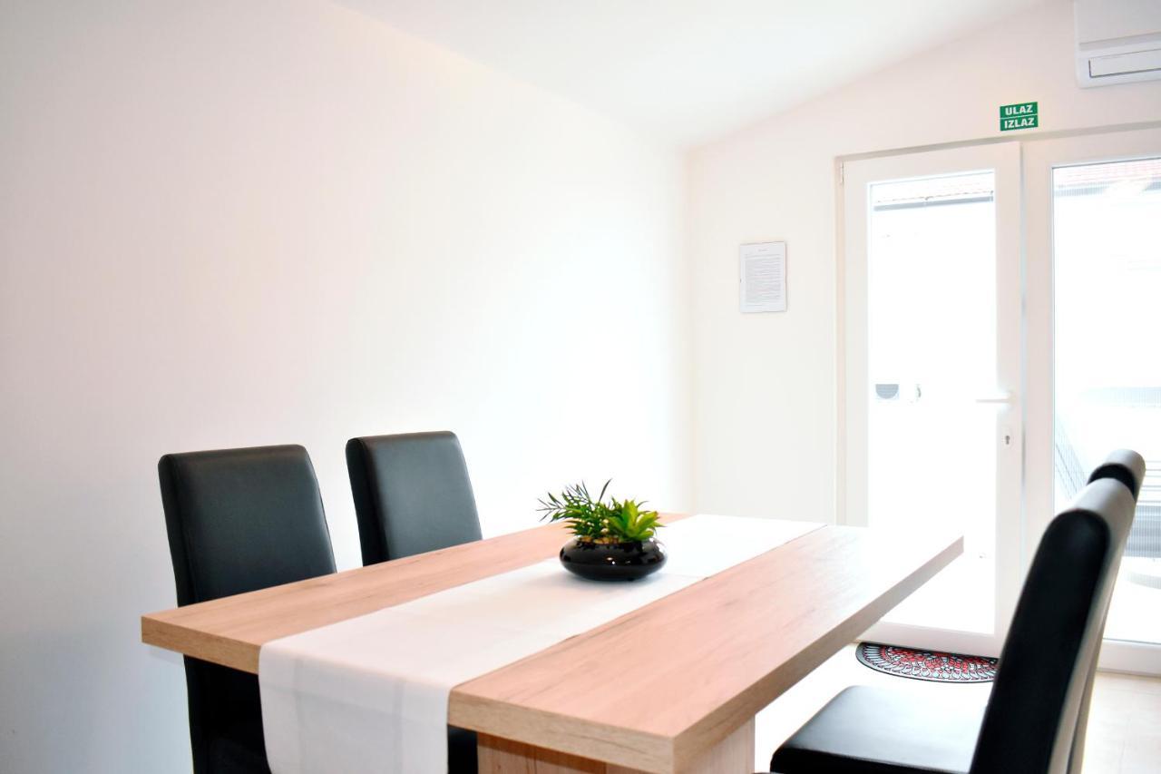 Apartmani Lovrencic 브르시 외부 사진