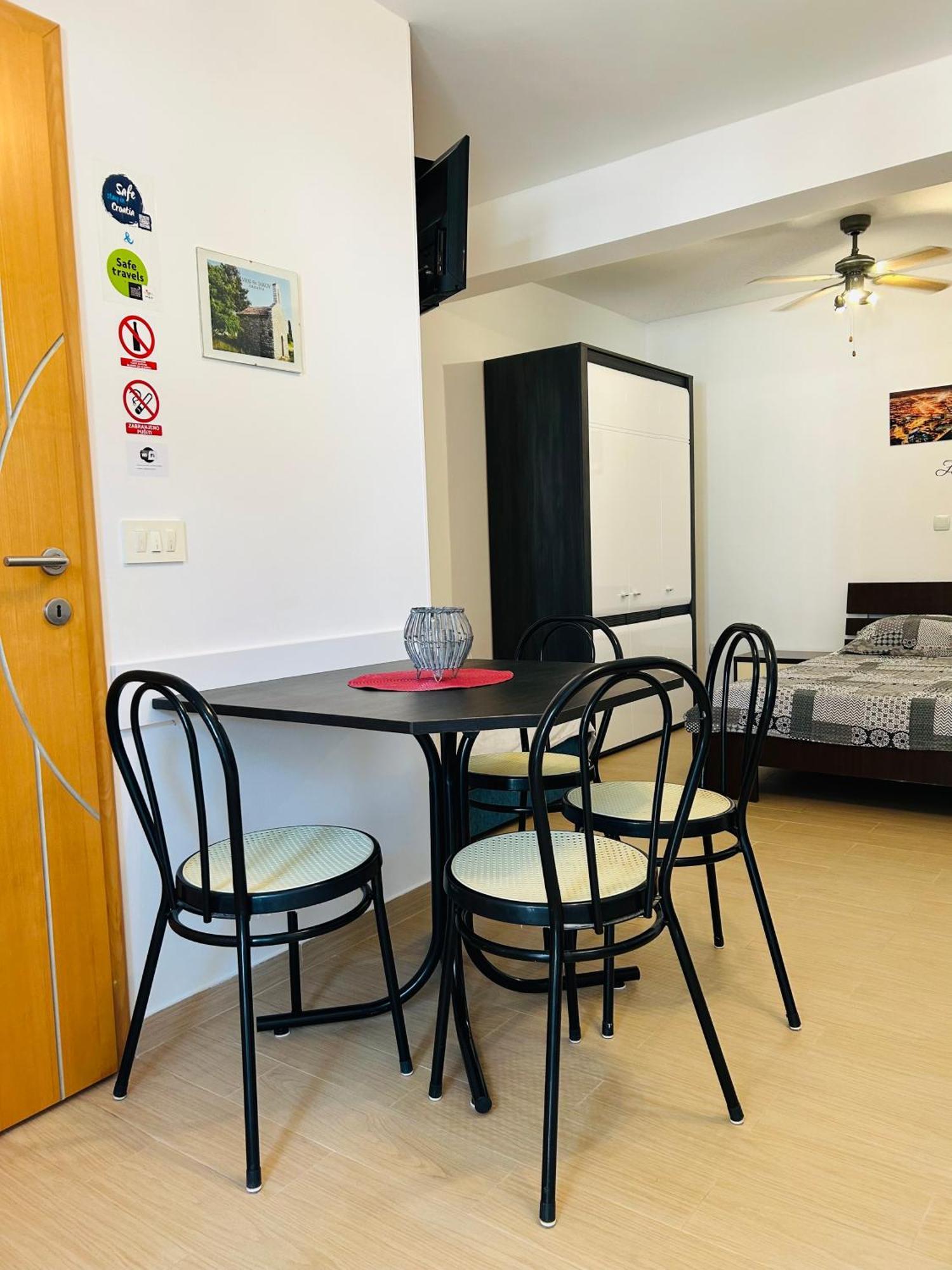 Apartmani Lovrencic 브르시 외부 사진